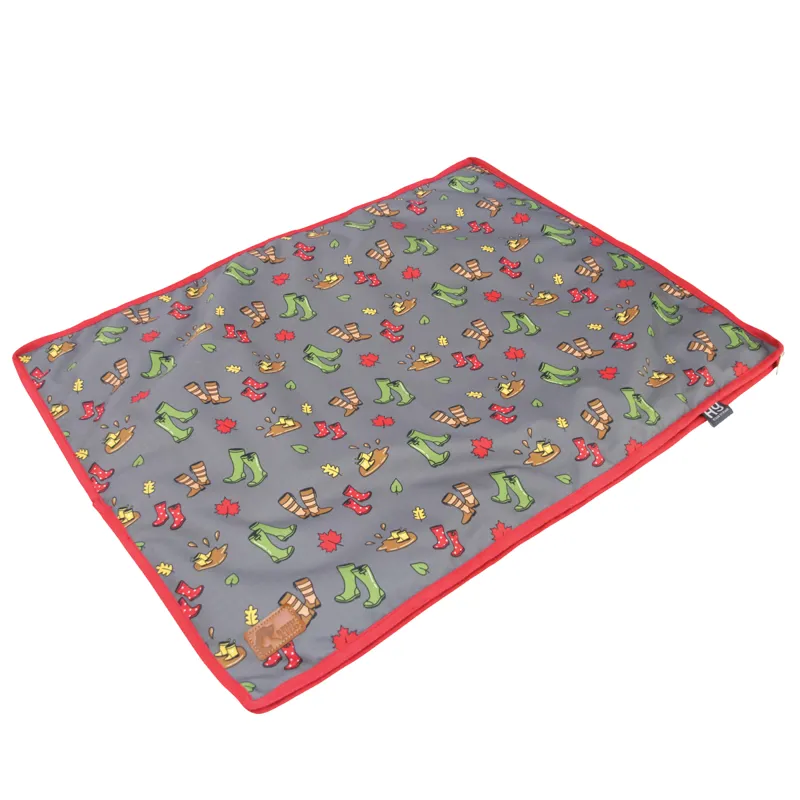 Benji and Flo Country Walks Dog Bed - Burgundy/Grey