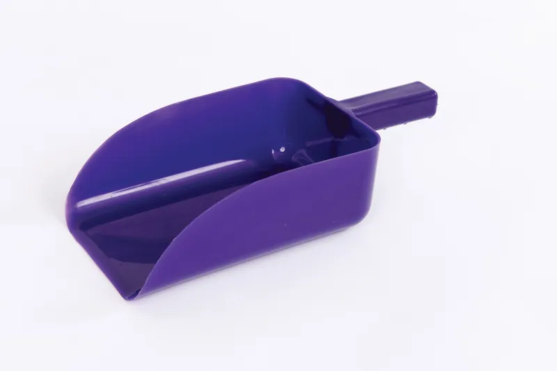 Roma Plastic Feed Scoop - Purple