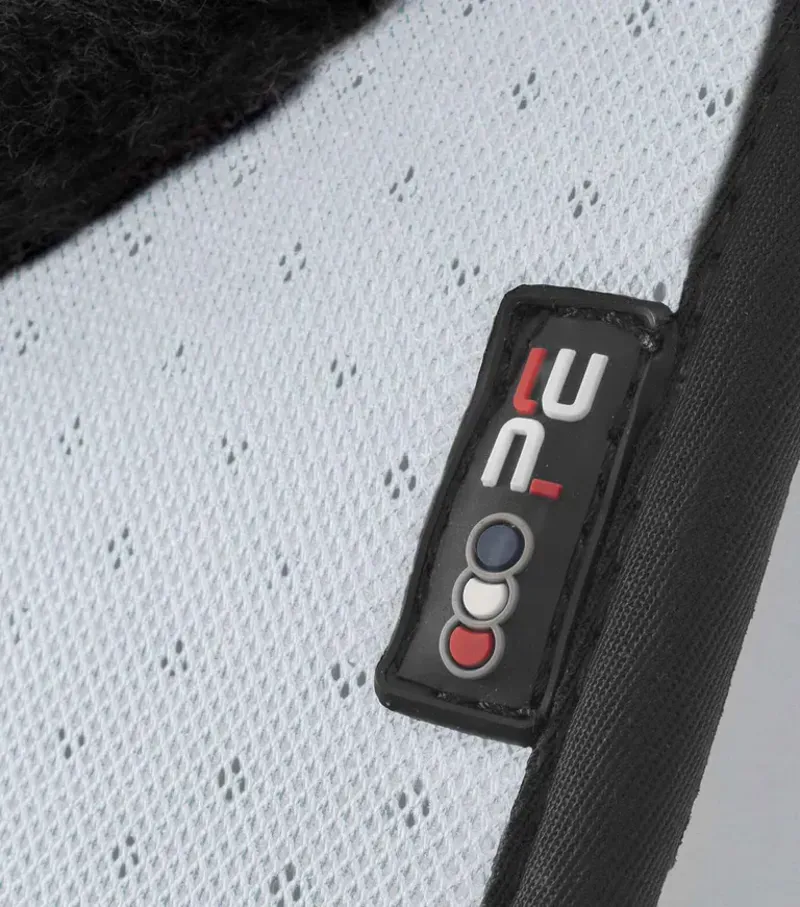 Premier Equine Close Contact Airtechnology Shockproof Wool GP/Jump Square - White/Black-3