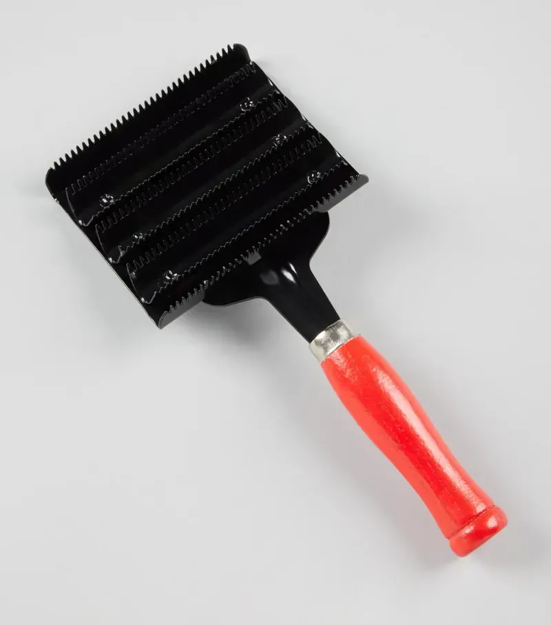 Premier Equine Jockey Metal Curry Comb - Black/Red