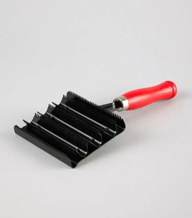 Premier Equine Jockey Metal Curry Comb - Black/Red-1
