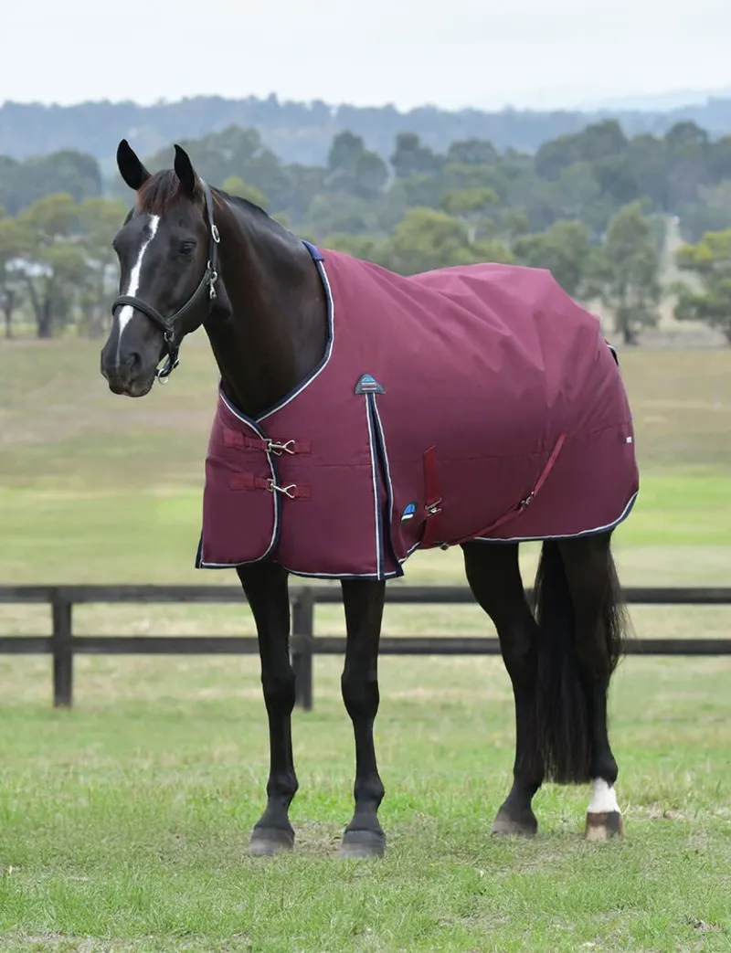 WeatherBeeta ComFiTec Essential 220g Turnout Rug - Burgundy/Navy