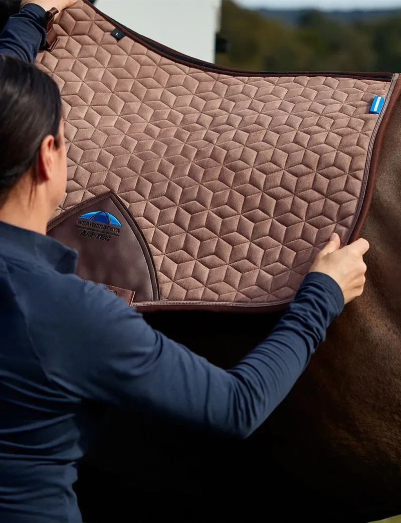 WeatherBeeta Suede Elite Air-Tec Jump Shaped Saddle Pad - Fawn-2