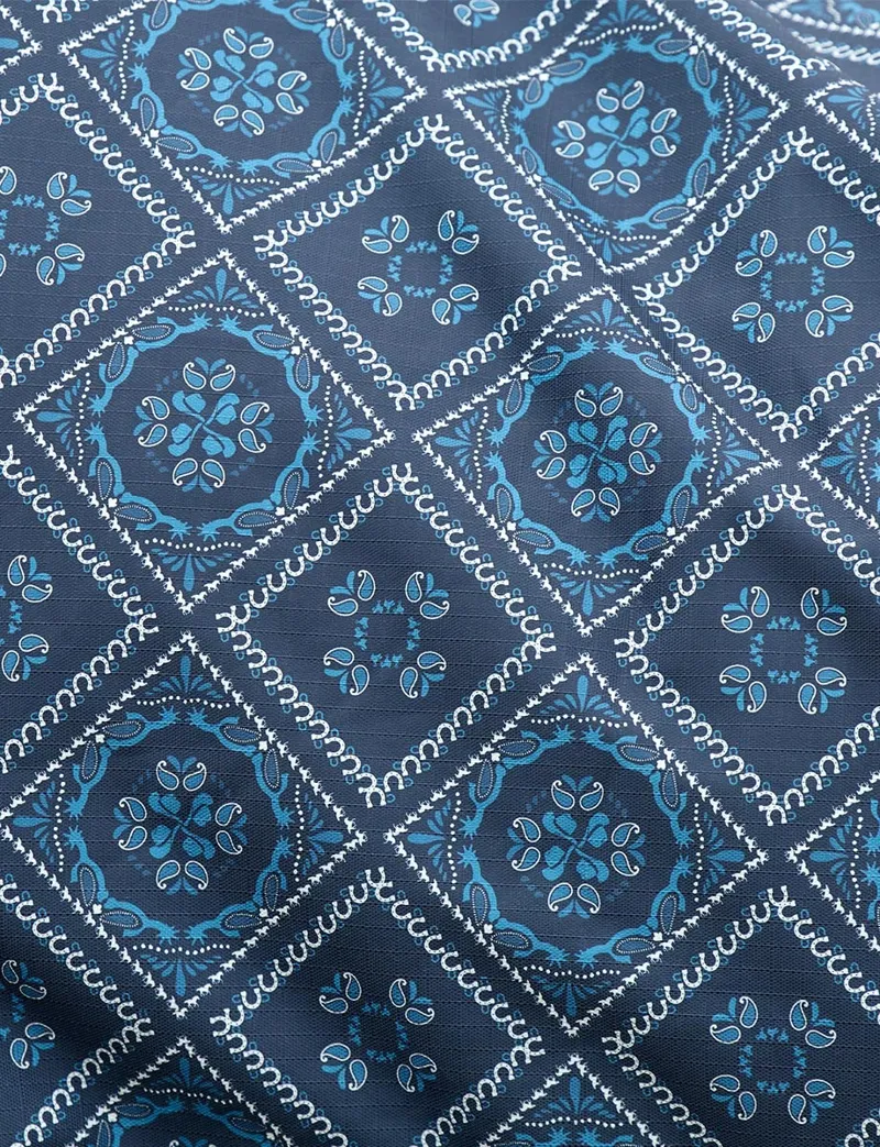 WeatherBeeta ComFiTec Heritage 220g Turnout Rug Detach-A-Neck - Paisley Print-2