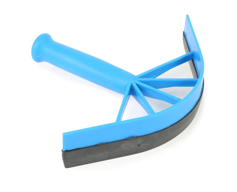 Shires Plastic Sweat Scraper-2