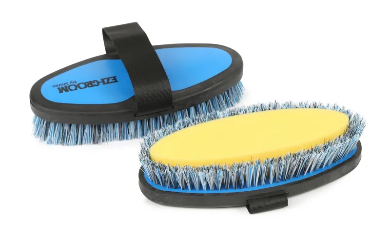 Shires EZI-GROOM Grip Body Wash Brush-2