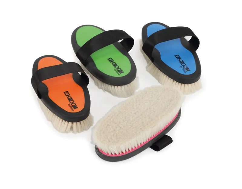 Shires EZI-GROOM Grip Body Brush with Goat Hair