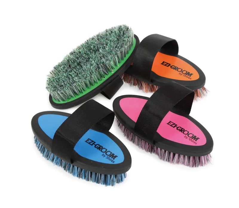 Shires EZI-GROOM Grip Body Brush