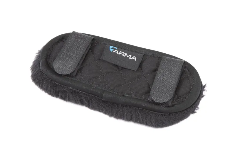 Shires ARMA SupaFleece Chin Guard - Black