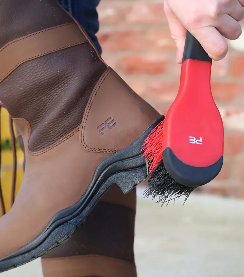 Premier Equine Soft-Touch Bucket Brush - Black/Red-2