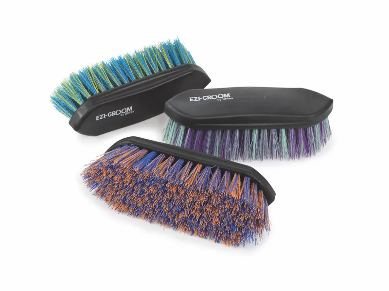 Shires EZI-GROOM Shape Up Dandy Brush - Small