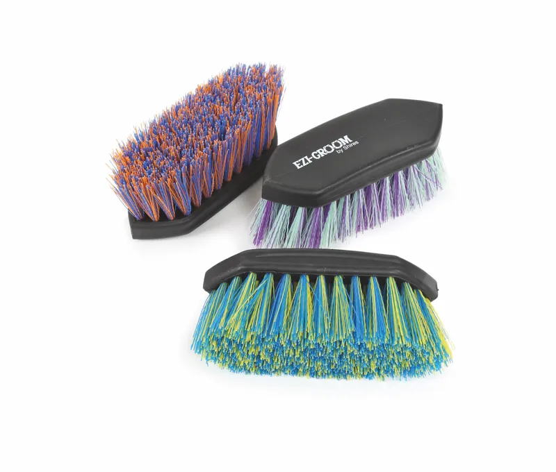 Shires EZI-GROOM Shape Up Dandy Brush - Large