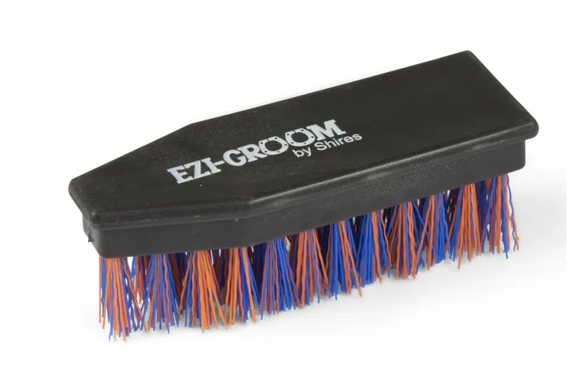 Shires EZI-GROOM Shape Up Hoof Brush-3