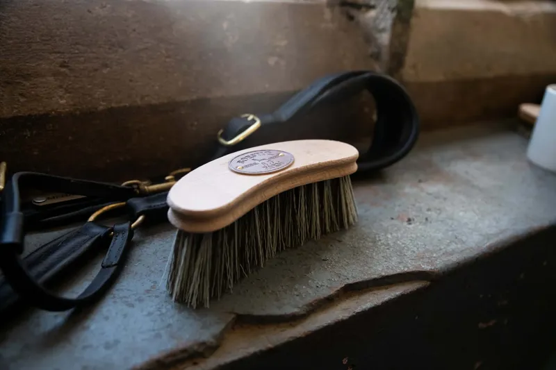 Smart Grooming Borstiq Banana Medium Brush-2