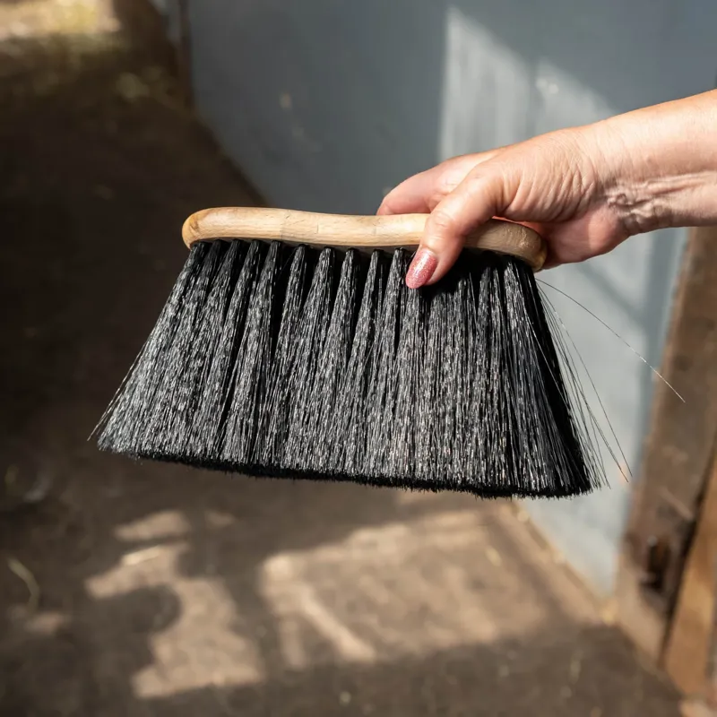 Smart Grooming Borstiq Shaped Soft Flick Brush-1