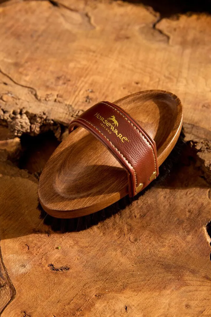 Horseware Signature Polishing Brush - Wood/Natural Fibres
