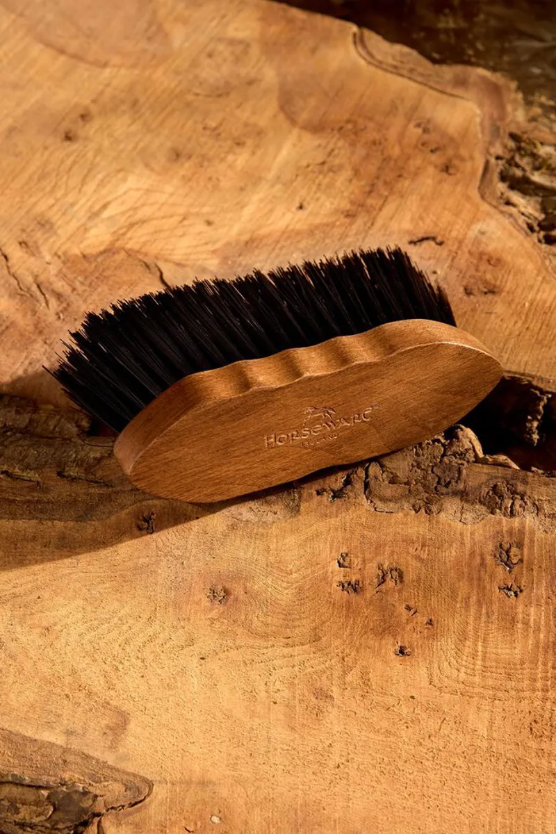 Horseware Signature Soft Flick Brush - Wood/Natural Fibres 