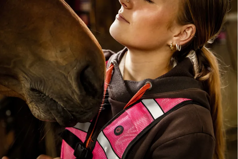 Equi Light Hi-Viz LED Adults Rider Vest - Pink/Silver-4
