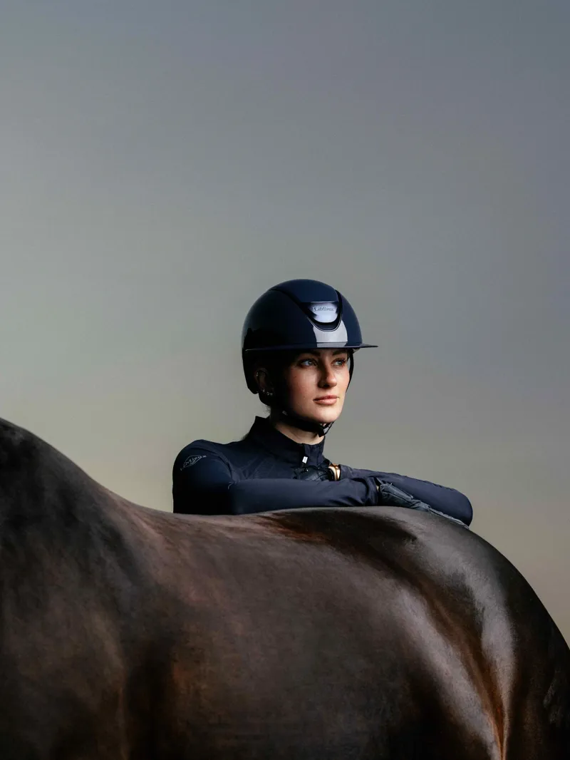LeMieux Verv Competition Helmet Gloss - Navy-5