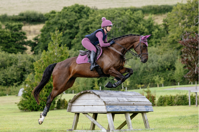 LeMieux Suede Close Contact Square - Mallow-1