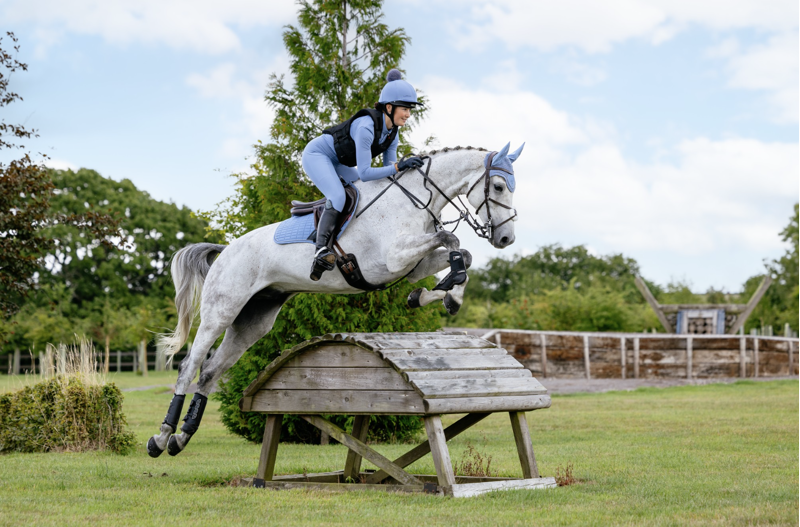 LeMieux Suede Close Contact Square - Powder Blue-4