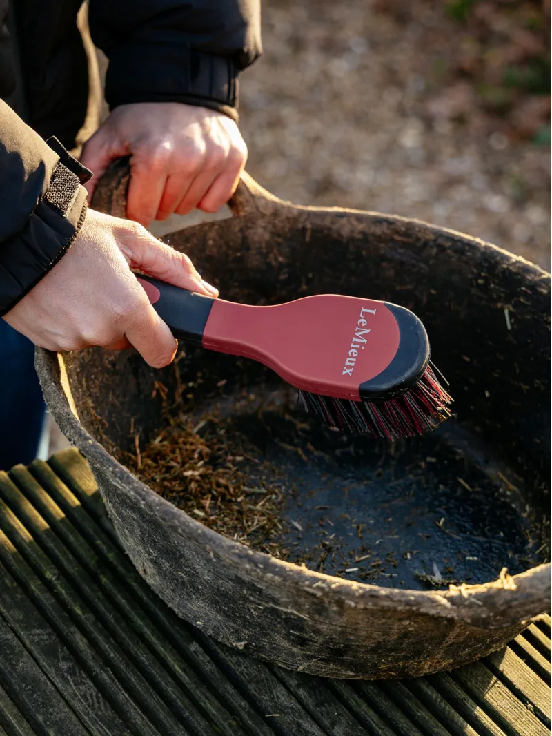 LeMieux Bucket Brush - Black/Red - One Size-1