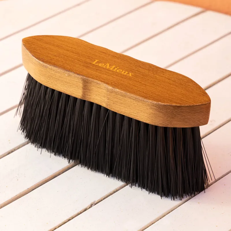 LeMieux Artisan Flick Brush - Brown-1