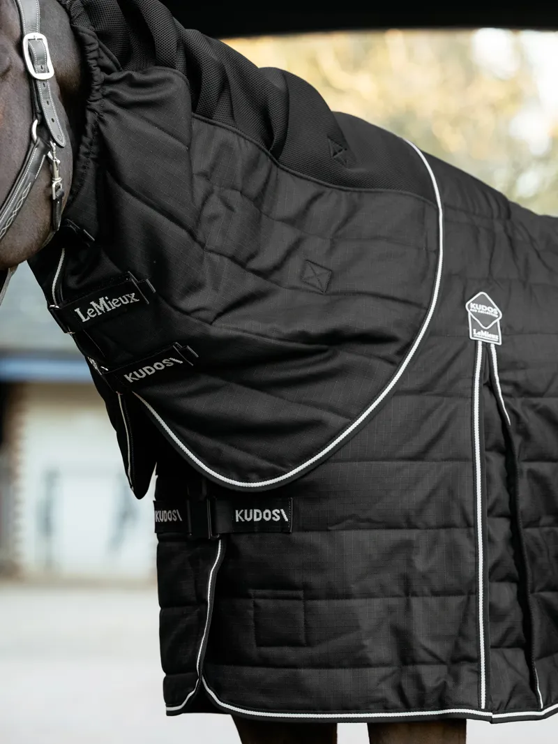 LeMieux Kudos ClimaCore Stable Rug with Neck 200g - Black-4