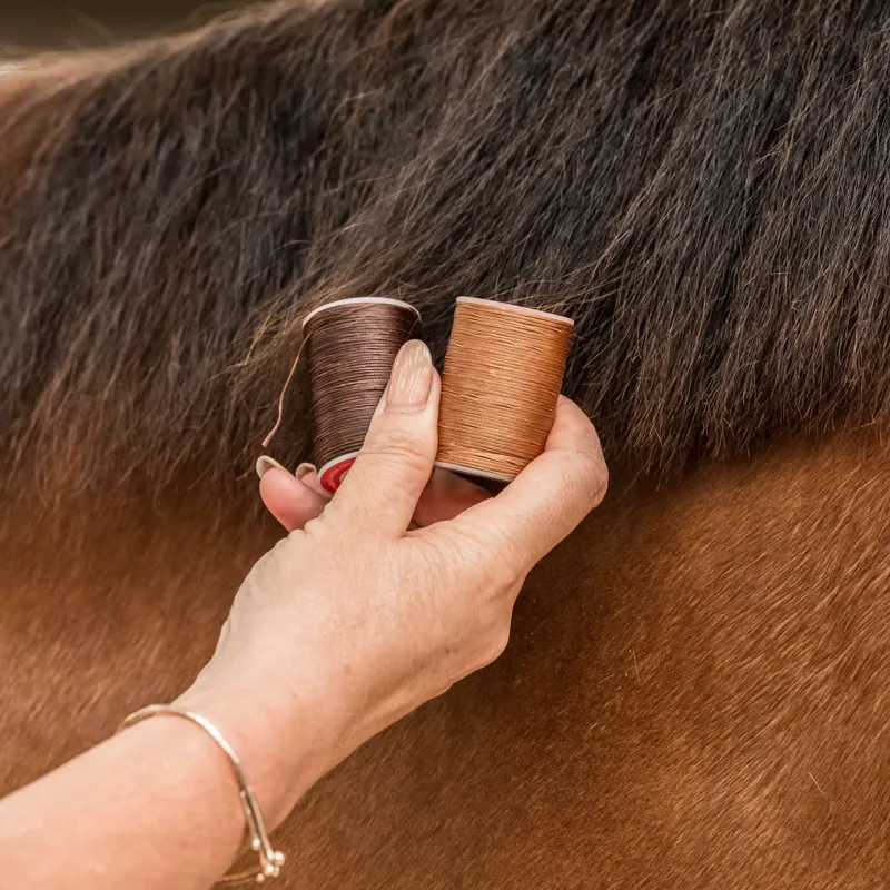 Smart Grooming Flat Waxed Plaiting Thread - Chestnut - 90m-1
