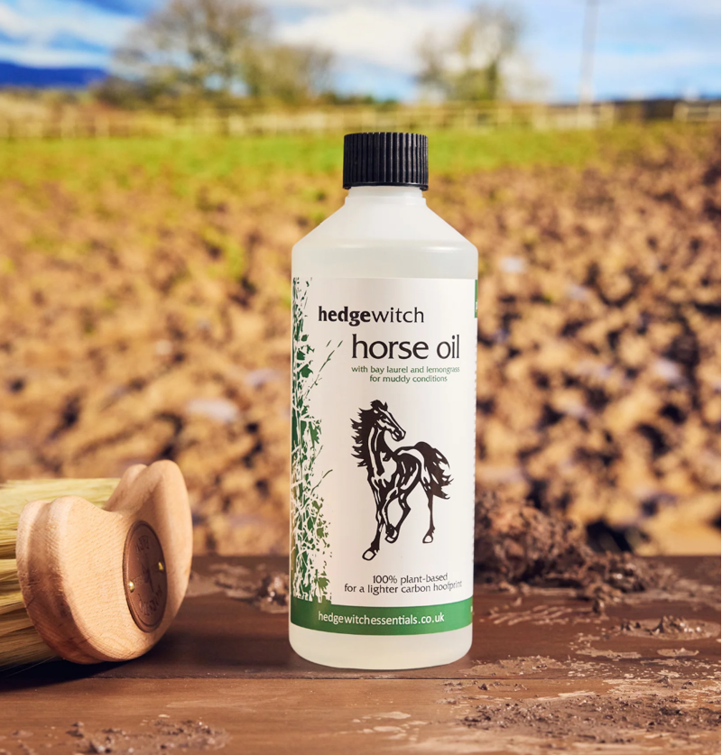 HedgeWitch Laurel and Lemongrass Horse Oil - 500ml-1