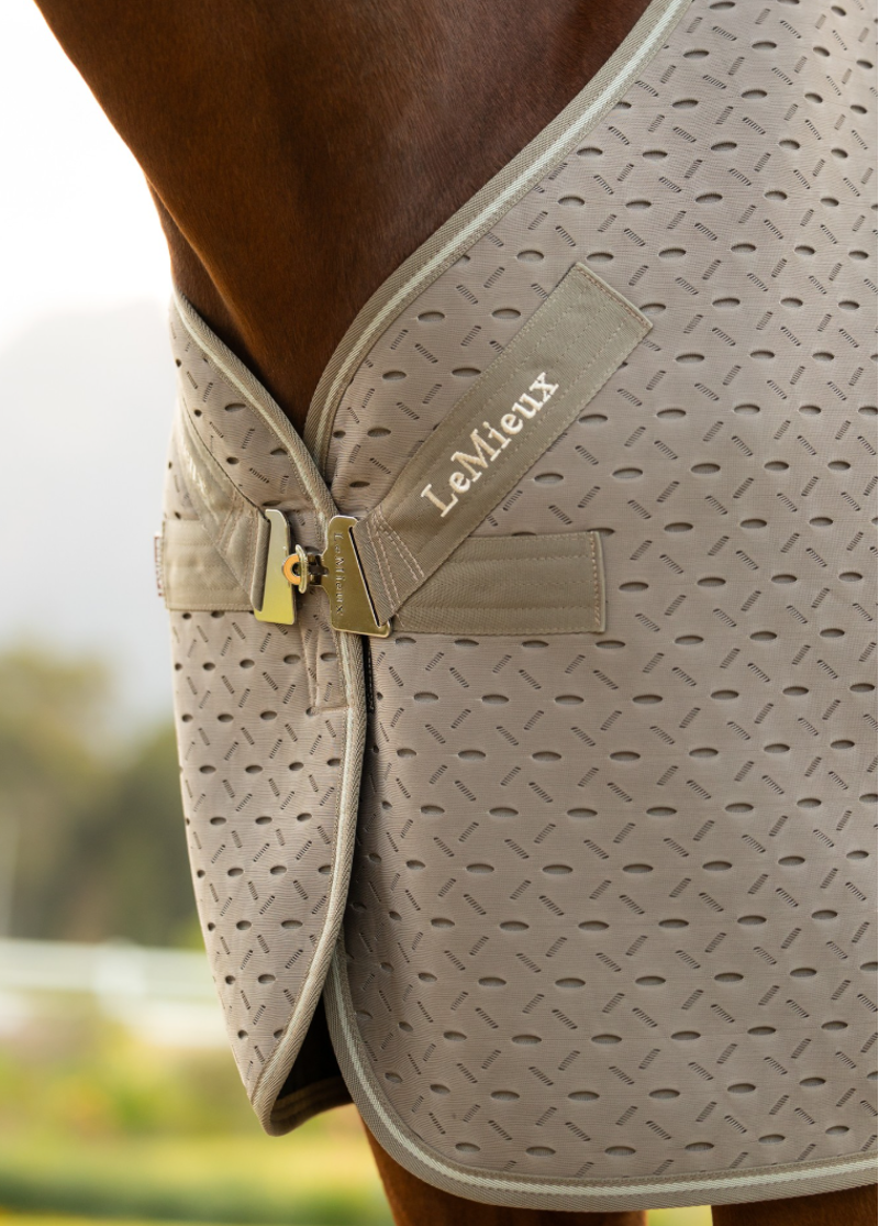 LeMieux Kudos 3D Mesh Travel Rug - Pecan-4