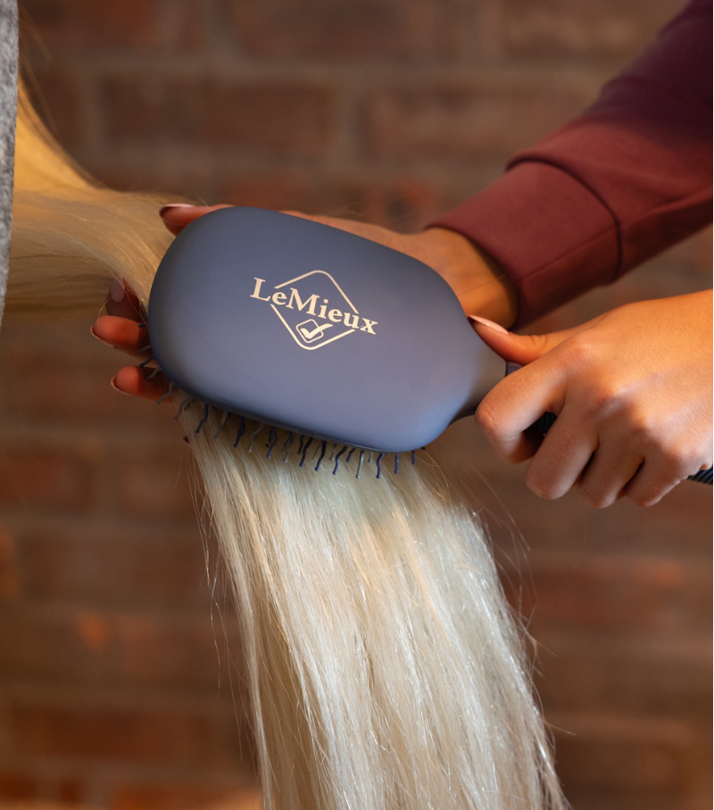 LeMieux Tangle Tidy - Powder Blue -1