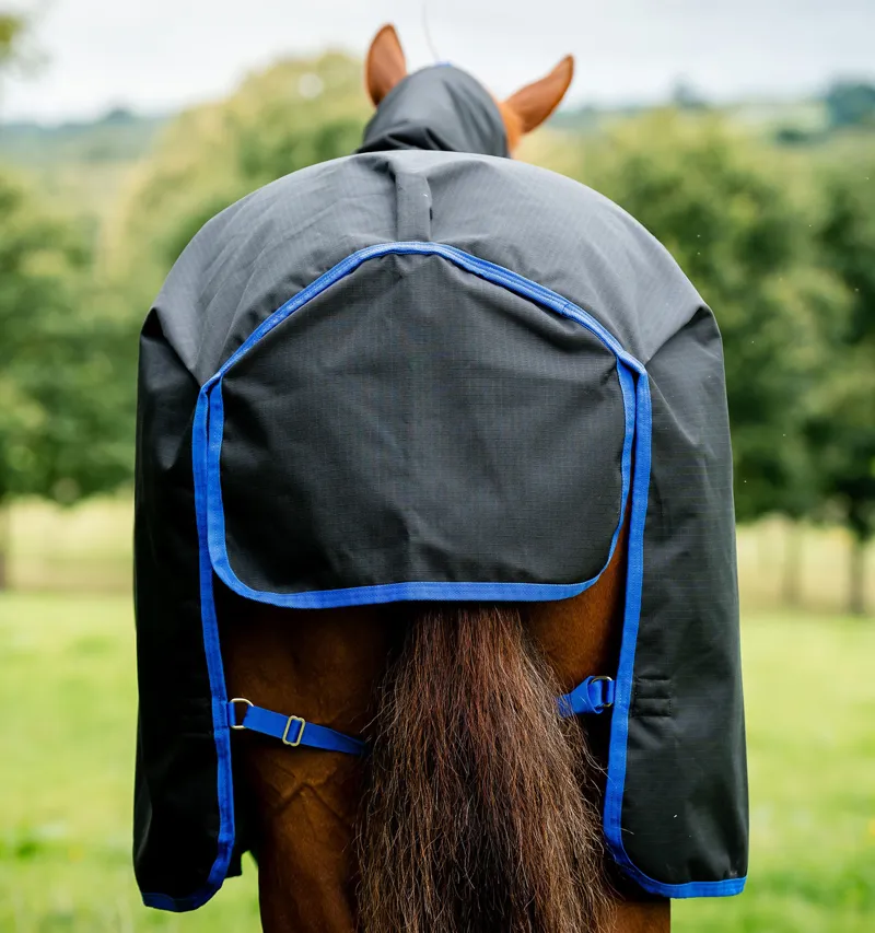 Horseware Amigo Ripstop 900D 50g Fleece Lined Turnout Rug - Black/Classic Blue-2