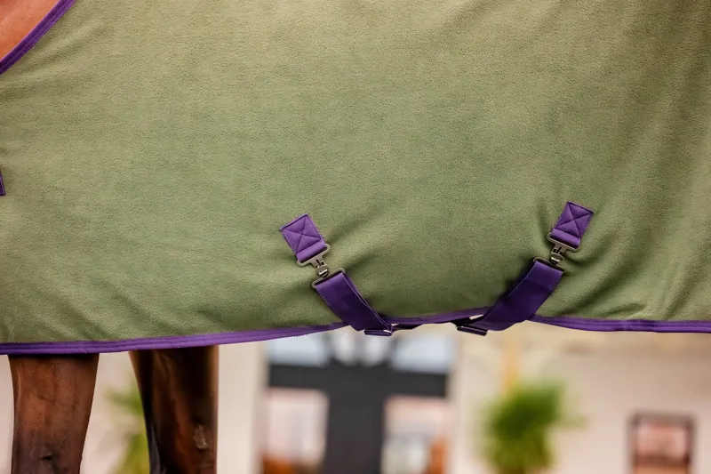 Horseware Amigo Fleece Cooler Rug - Bramble/Winterberry-3