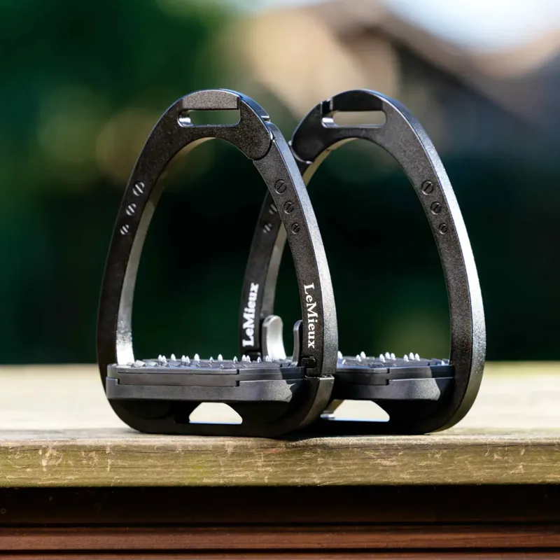 LeMieux Vector Control Stirrup - Black -2