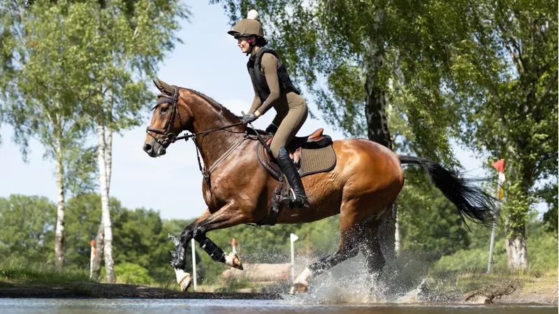 LeMieux Suede Close Contact Square Saddle Pad - Alpine-2
