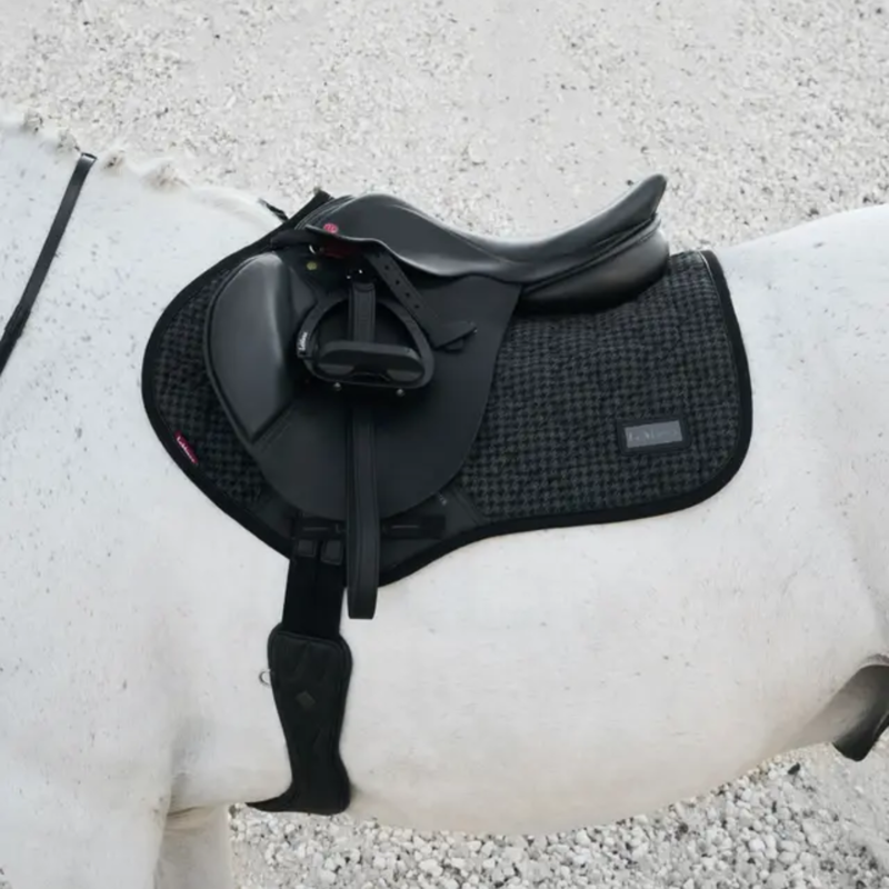 LeMieux Aspen Close Contact Square - Houndstooth-1