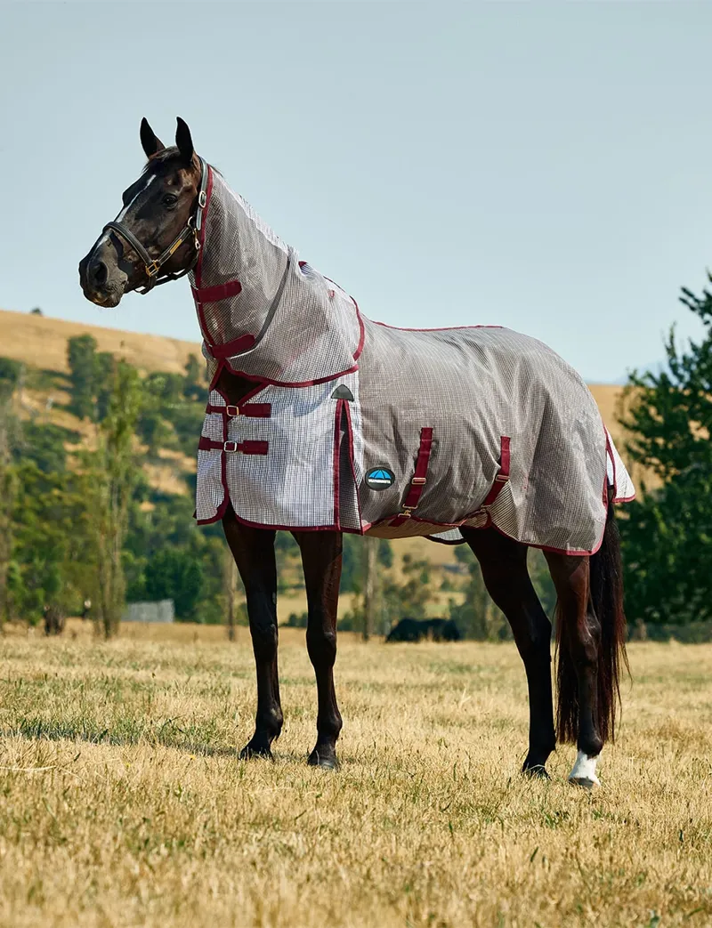 WeatherBeeta ComFiTec Ripshield Fly Sheet Detach-A-Neck Rug - White/Burgundy 